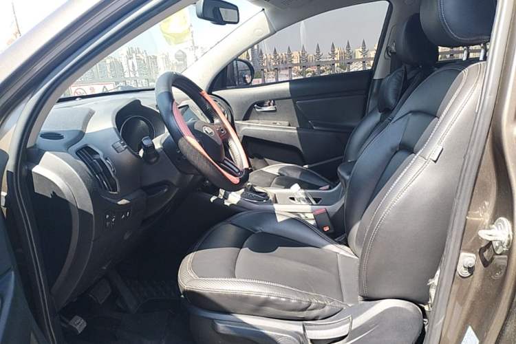 Used Kia Sportage R 2015 2.0L Automatic Two-Wheel Drive DLX Model Left Front Seat