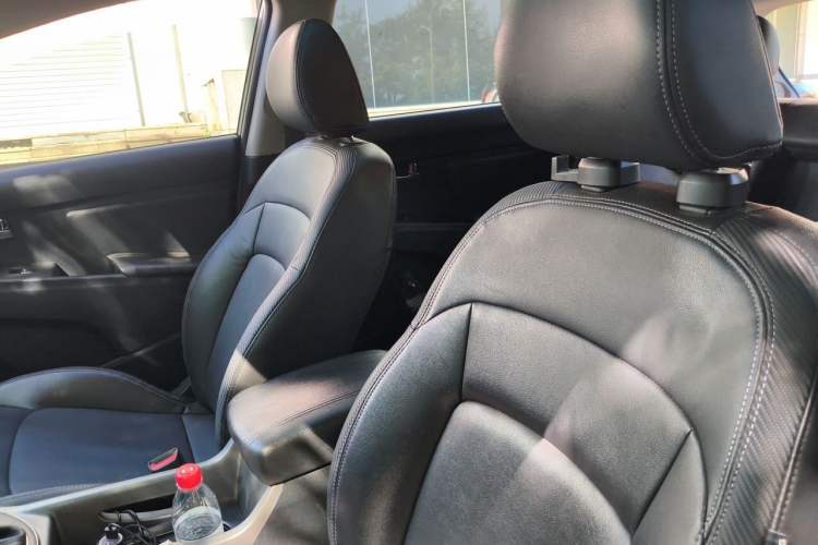 Used Kia Sportage R 2015 2.0L Automatic Two-Wheel Drive DLX Model Left Front Seat