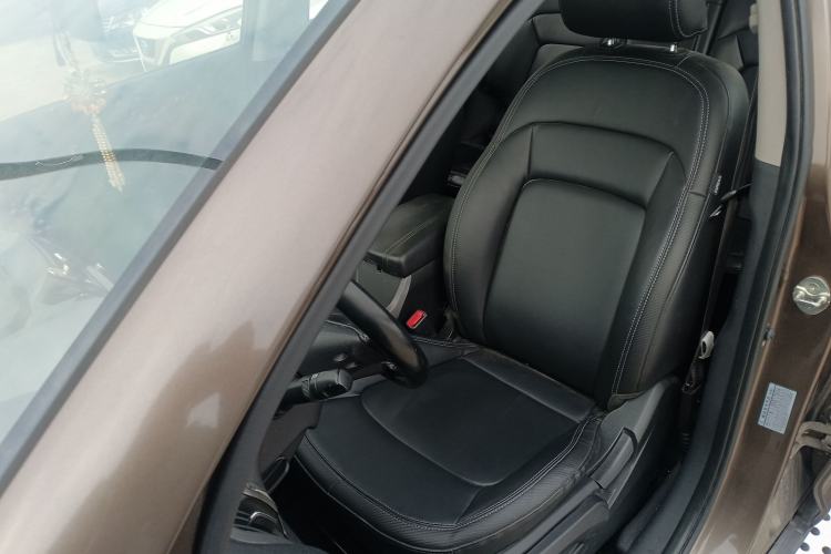 Used Kia Sportage R 2015 2.0L Automatic Two-Wheel Drive DLX Model Left Front Seat
