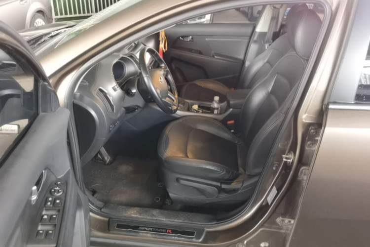 Used Kia Sportage R 2015 2.0L Automatic Two-Wheel Drive DLX Model Left Front Seat