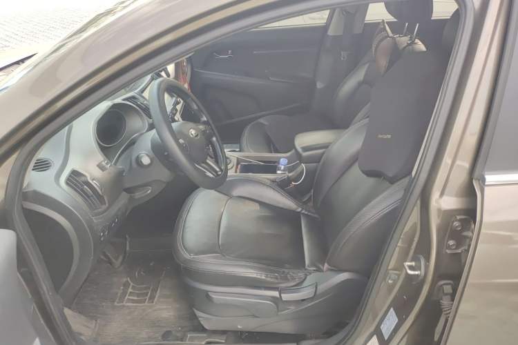 Used Kia Sportage R 2015 2.0L Automatic Two-Wheel Drive DLX Model Left Front Seat