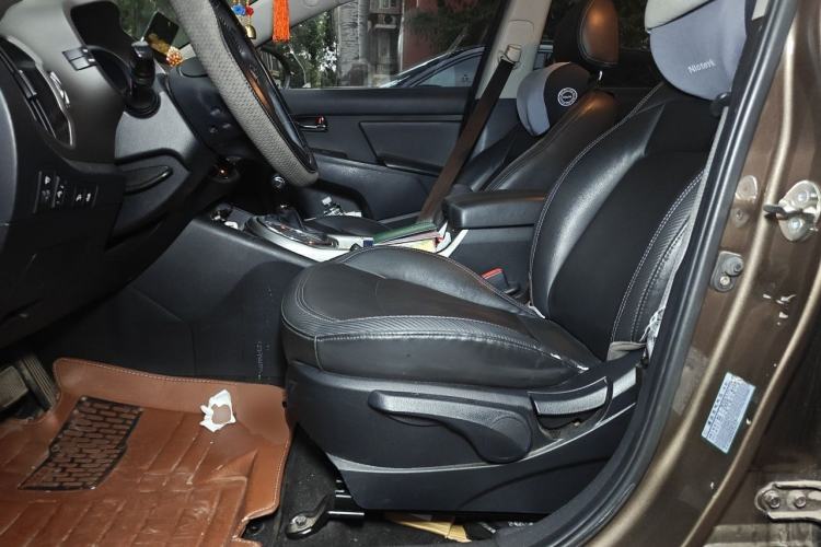 Used Kia Sportage R 2015 2.0L Automatic Two-Wheel Drive DLX Model Left Front Seat