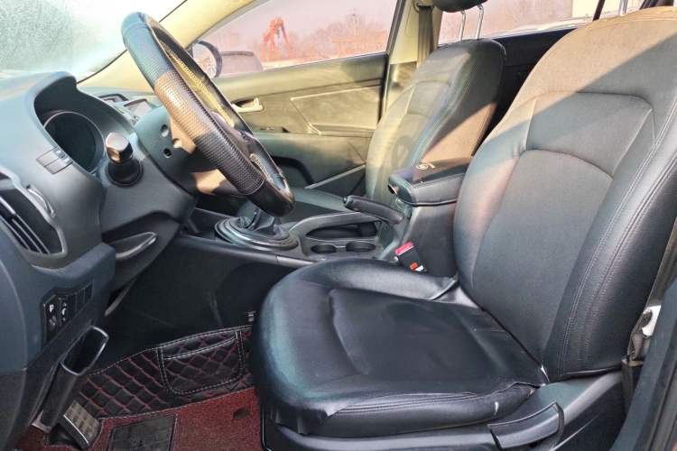 Used Kia Sportage R 2015 2.0L Manual Two-Wheel Drive GL Model Left Front Seat