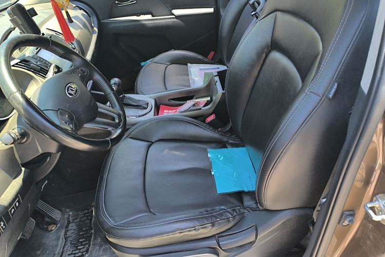 Used Kia Sportage R 2015 2.0L Automatic Two-Wheel Drive DLX Model Left Front Seat