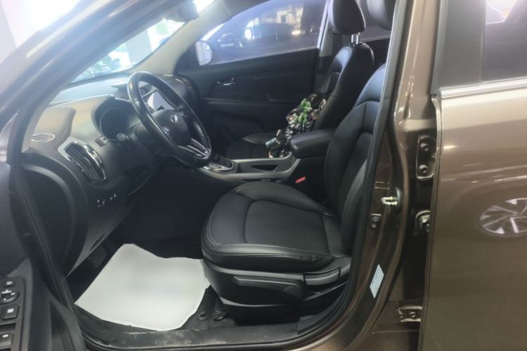 Used Kia Sportage R 2015 2.0L Automatic Two-Wheel Drive DLX Model Left Front Seat