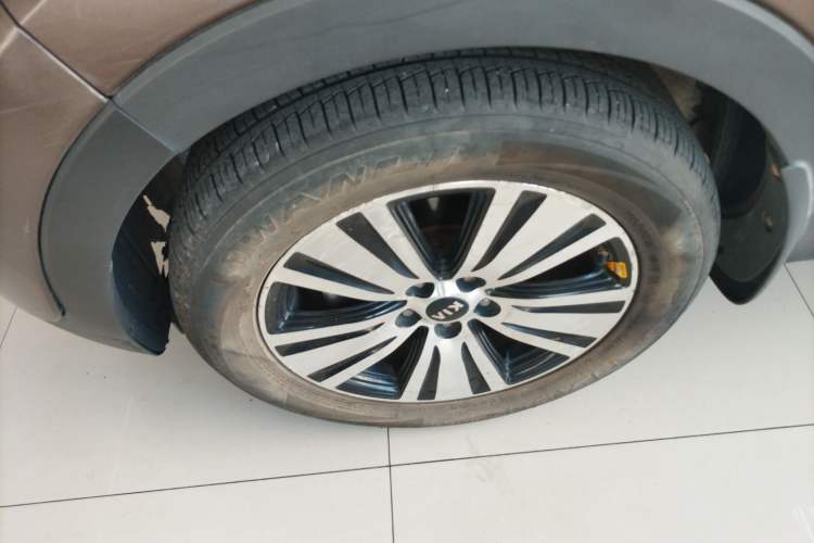 Used Kia Sportage R 2015 2.0L Automatic Two-Wheel Drive GLS Left Front Wheel Hub