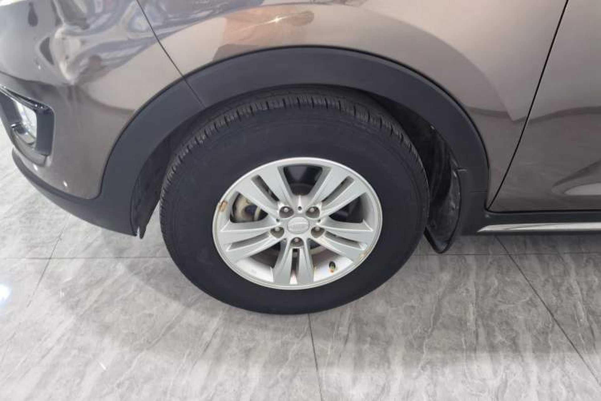 Used Kia Sportage R 2015 2.0L Automatic Two-Wheel Drive GL Left Front Wheel Hub