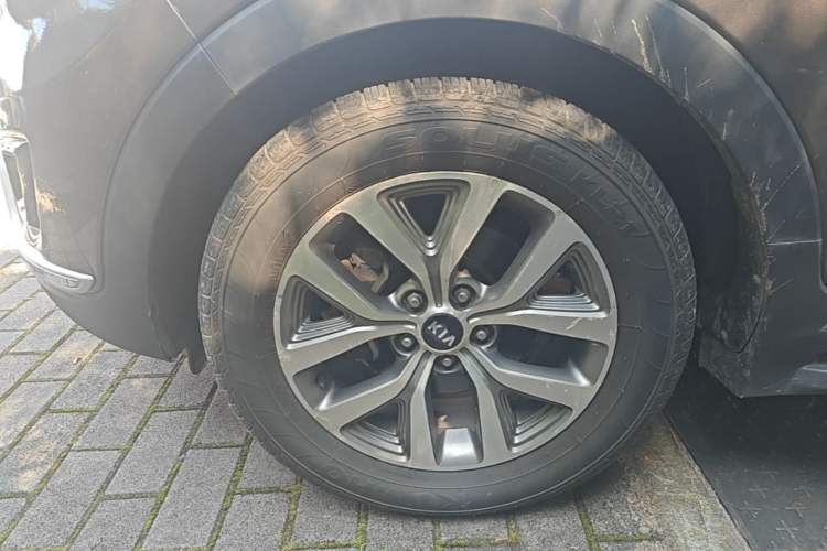 Used Kia Sportage R 2015 2.0L Automatic Two-Wheel Drive GLS Left Front Wheel Hub