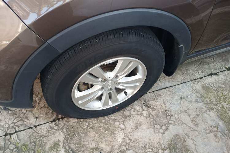 Used Kia Sportage R 2015 2.0L Automatic Two-Wheel Drive GL Left Front Wheel Hub