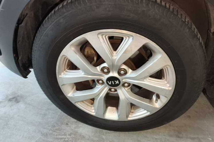 Used Kia Sportage R 2015 2.0L Automatic Two-Wheel Drive GLS Left Front Wheel Hub