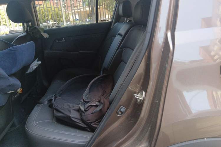Used Kia Sportage R 2015 2.0L Automatic Two-Wheel Drive DLX Model Left Rear Seat