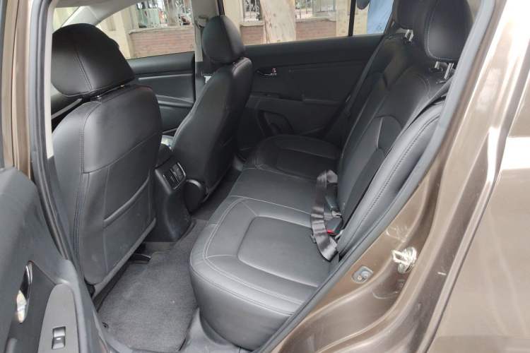Used Kia Sportage R 2015 2.0L Automatic Two-Wheel Drive DLX Model Left Rear Seat