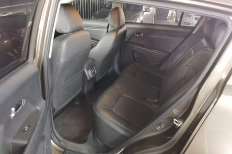 Used Kia Sportage R 2015 2.0L Automatic Two-Wheel Drive DLX Model Left Rear Seat