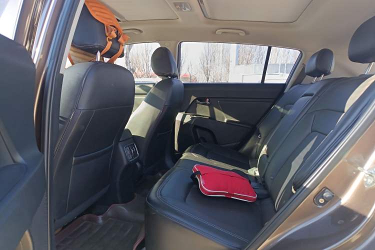 Used Kia Sportage R 2015 2.0L Automatic Two-Wheel Drive DLX Model Left Rear Seat