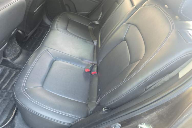 Used Kia Sportage R 2015 2.0L Automatic Two-Wheel Drive DLX Model Left Rear Seat