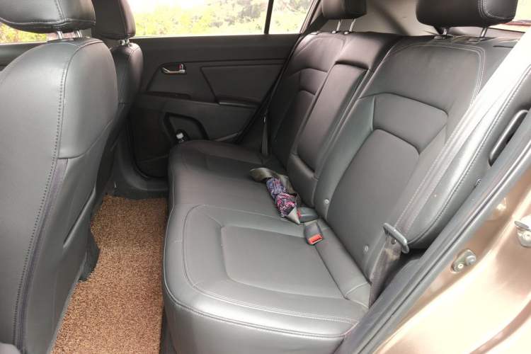 Used Kia Sportage R 2015 2.0L Automatic Two-Wheel Drive DLX Model Left Rear Seat
