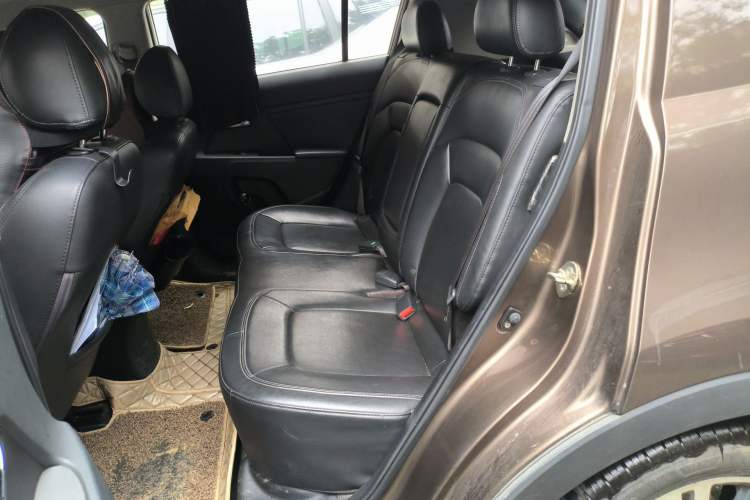 Used Kia Sportage R 2015 2.0L Automatic Two-Wheel Drive DLX Model Left Rear Seat