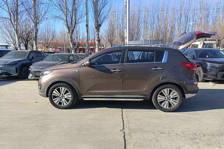 Used Kia Sportage R 2015 2.0L Automatic Two-Wheel Drive DLX Model Left Side