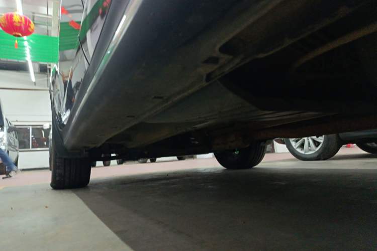 Used Kia Sportage R 2015 2.0L Automatic Two-Wheel Drive DLX Model Left Side Sill
