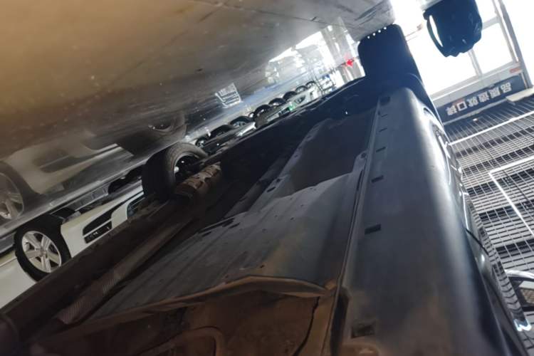Used Kia Sportage R 2015 2.0L Automatic Two-Wheel Drive DLX Model Left Side Sill