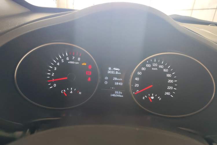 Used Kia Sportage R 2015 2.0L Manual Two-Wheel Drive GLS Trim Odometer Close Up