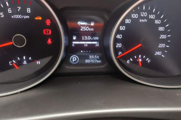 Used Kia Sportage R 2015 2.0L Automatic Two-Wheel Drive GL Odometer Close Up