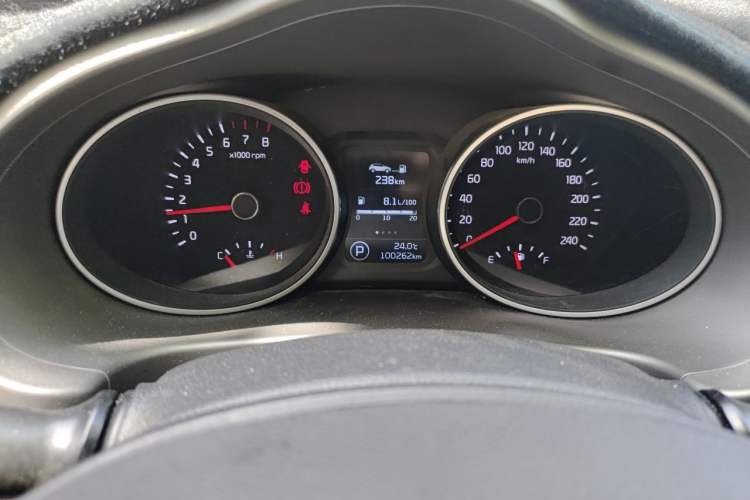 Used Kia Sportage R 2015 2.0L Automatic Two-Wheel Drive GL Odometer Close Up