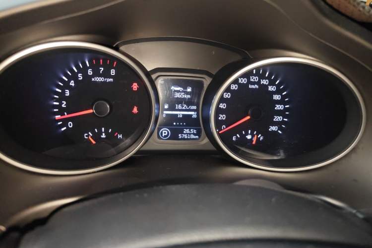 Used Kia Sportage R 2015 2.0L Automatic Two-Wheel Drive DLX Model Odometer Close Up