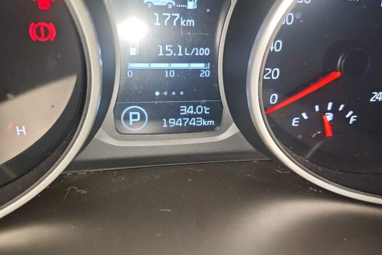 Used Kia Sportage R 2015 2.0L Automatic Two-Wheel Drive DLX Model Odometer Close Up