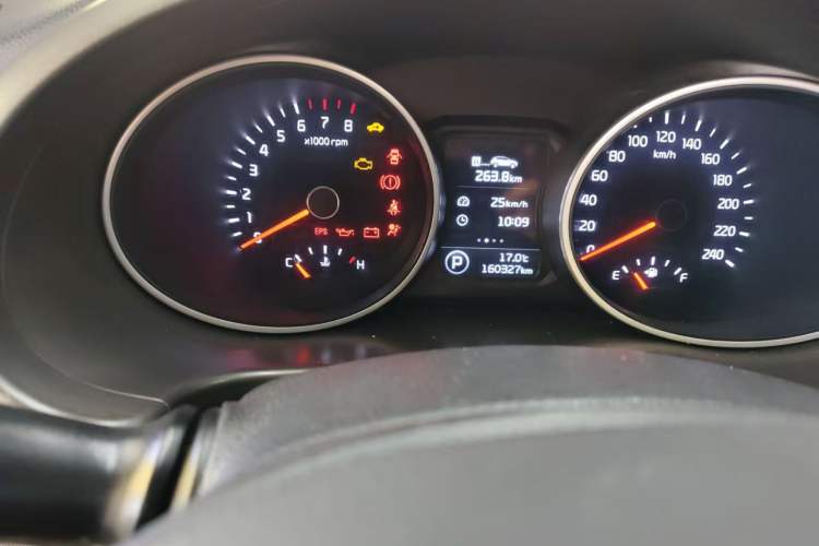 Used Kia Sportage R 2015 2.0L Automatic Two-Wheel Drive GL Odometer Close Up