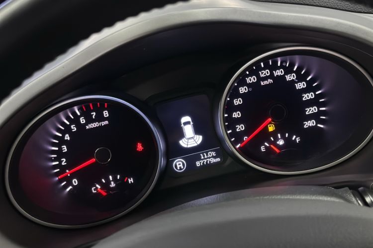 Used Kia Sportage R 2015 2.0L Automatic 4x4 GLS Edition Odometer Close Up