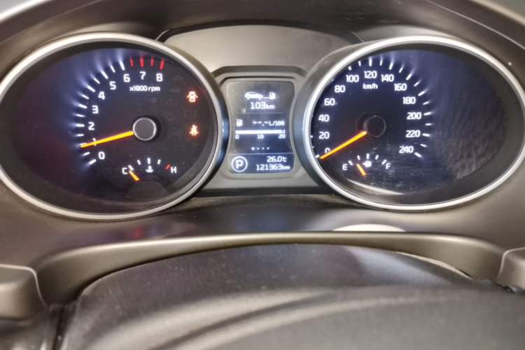 Used Kia Sportage R 2015 2.0L Automatic Two-Wheel Drive DLX Model Odometer Close Up