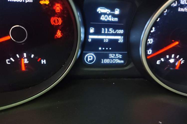 Used Kia Sportage R 2015 2.0L Automatic Two-Wheel Drive DLX Model Odometer Close Up