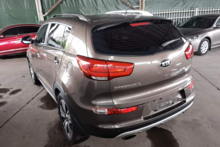 Used Kia Sportage R 2015 2.0L Automatic Two-Wheel Drive DLX Model Rear Left 45 Deg