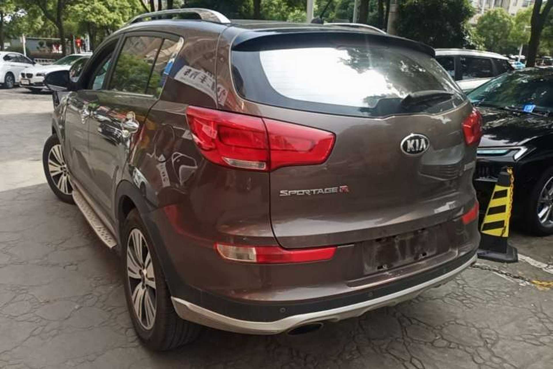 Used Kia Sportage R 2015 2.0L Automatic Two-Wheel Drive DLX Model Rear Left 45 Deg