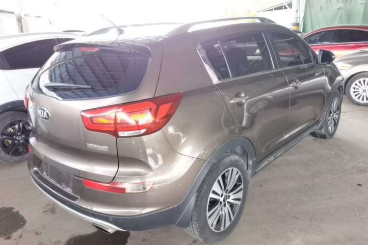 Used Kia Sportage R 2015 2.0L Automatic Two-Wheel Drive DLX Model Rear Right 45 Deg