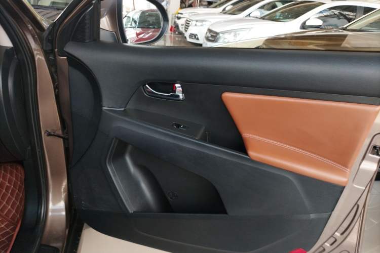Used Kia Sportage R 2015 2.0L Automatic Two-Wheel Drive GLS Right Front Door Interior