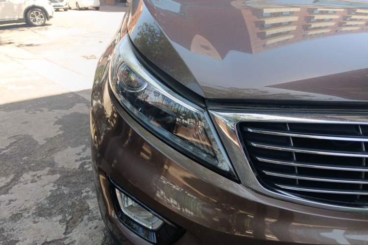 Used Kia Sportage R 2015 2.0L Automatic Two-Wheel Drive DLX Model Right Front Headlight