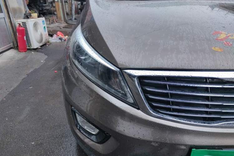 Used Kia Sportage R 2015 2.0L Automatic Two-Wheel Drive DLX Model Right Front Headlight