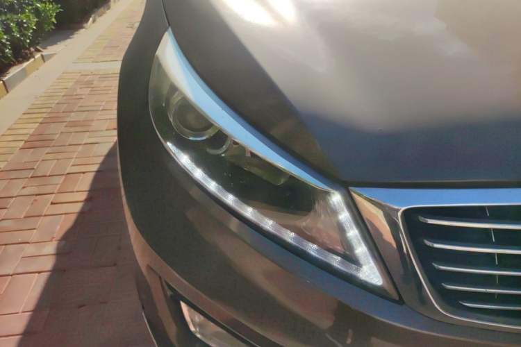 Used Kia Sportage R 2015 2.0L Automatic Two-Wheel Drive DLX Model Right Front Headlight