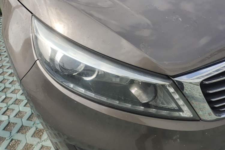 Used Kia Sportage R 2015 2.0L Automatic Two-Wheel Drive DLX Model Right Front Headlight
