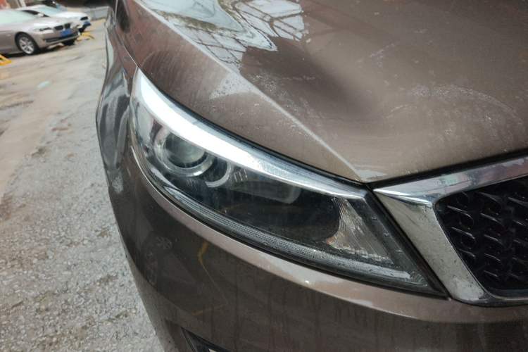Used Kia Sportage R 2015 2.0L Manual Two-Wheel Drive GL Model Right Front Headlight