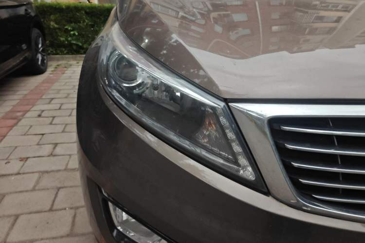 Used Kia Sportage R 2015 2.0L Automatic Two-Wheel Drive DLX Model Right Front Headlight