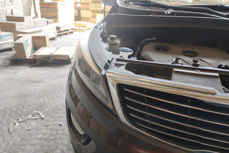 Used Kia Sportage R 2015 2.0L Automatic Two-Wheel Drive DLX Model Right Front Headlight