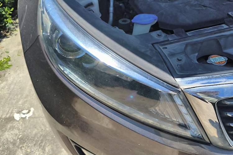 Used Kia Sportage R 2015 2.0L Automatic Two-Wheel Drive DLX Model Right Front Headlight