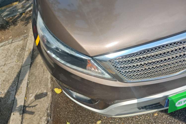 Used Kia Sportage R 2015 2.0L Automatic Two-Wheel Drive DLX Model Right Front Headlight