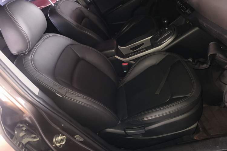 Used Kia Sportage R 2015 2.0L Automatic Two-Wheel Drive DLX Model Right Front Seat