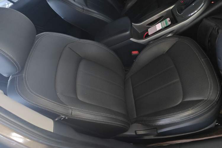Used Kia Sportage R 2015 2.0L Automatic 4x4 GLS Edition Right Front Seat
