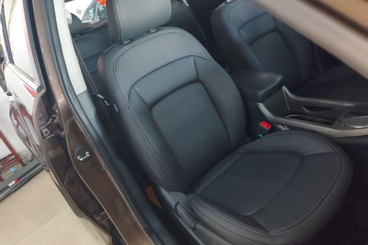 Used Kia Sportage R 2015 2.0L Automatic Two-Wheel Drive DLX Model Right Front Seat
