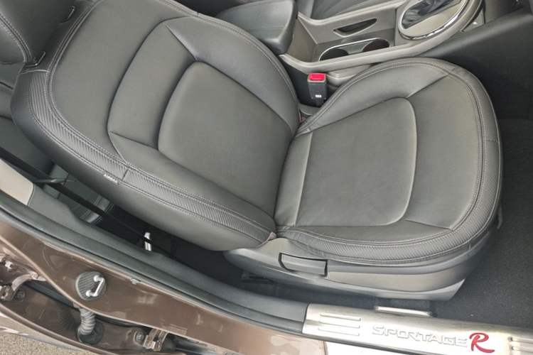 Used Kia Sportage R 2015 2.0L Automatic Two-Wheel Drive DLX Model Right Front Seat
